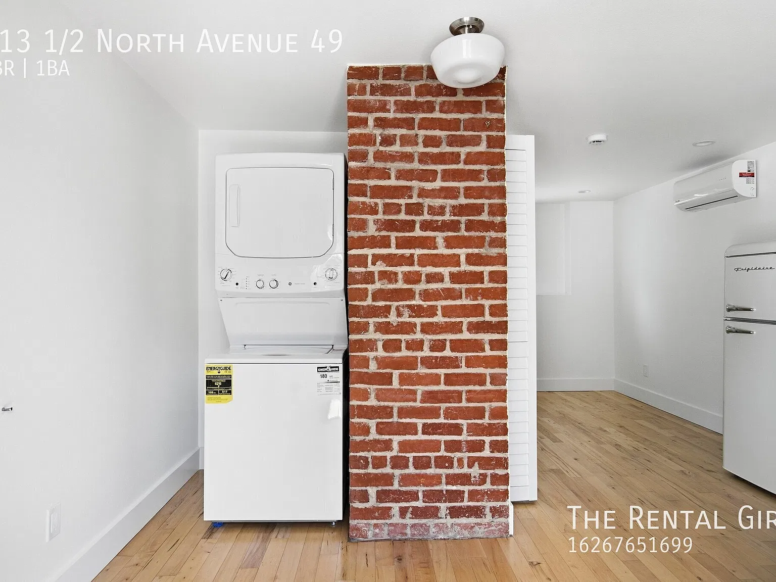Newly Updated Highland Park Studio | Exposed Brick + Hardwood Floors | Modern Kitchen + Bath | In... — Photo 3