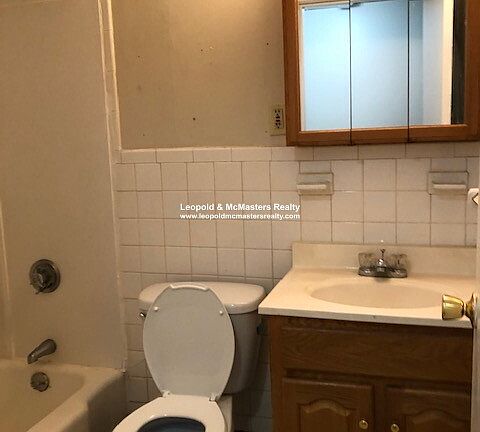 4th image of 1731 Washington St #1C