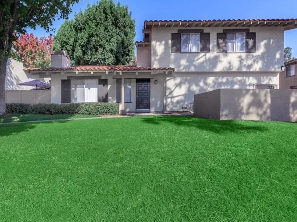 Carlyle Square Apartment Homes