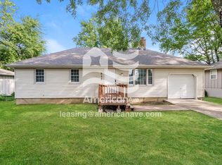 314 SW Glendana St, Lees Summit, MO 64081