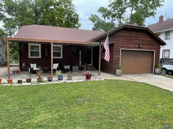 1412 State St, Emporia, KS 66801