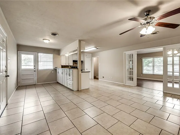 1601 Larkspur Dr — Photo 9