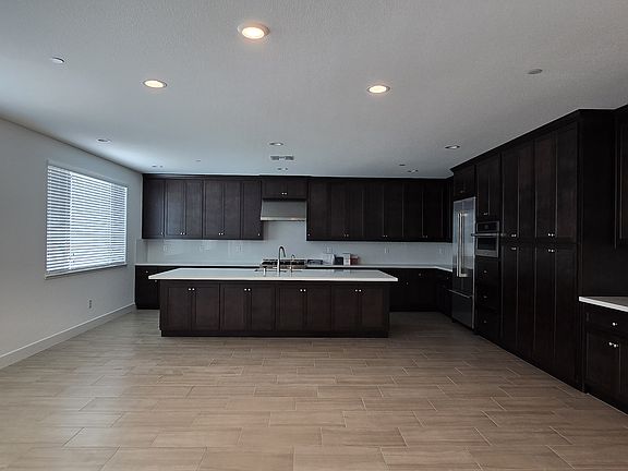 4th image of 161 Raven Cir