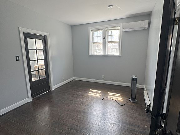 4th image of 809 3rd St