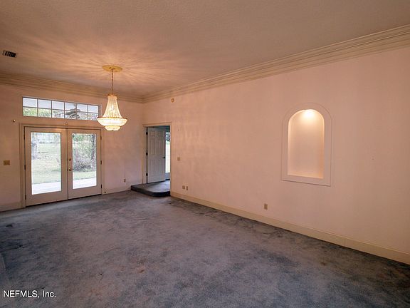 5th image of 717 Dove Creek Cir