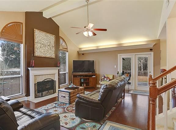 2nd image of 709 Amy Ct