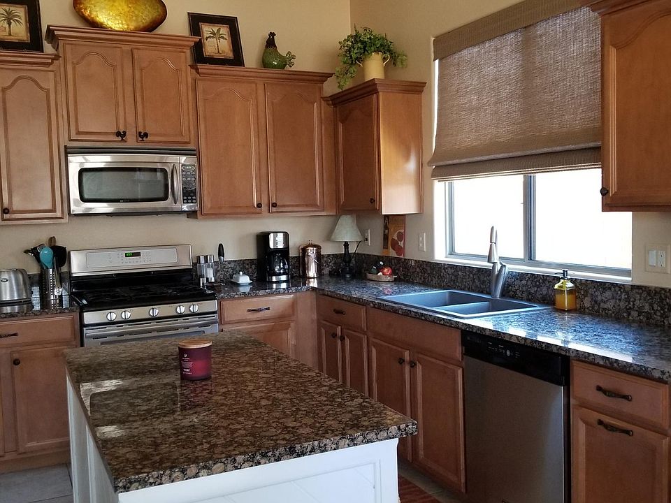 2nd image of 1077 E Elgin St