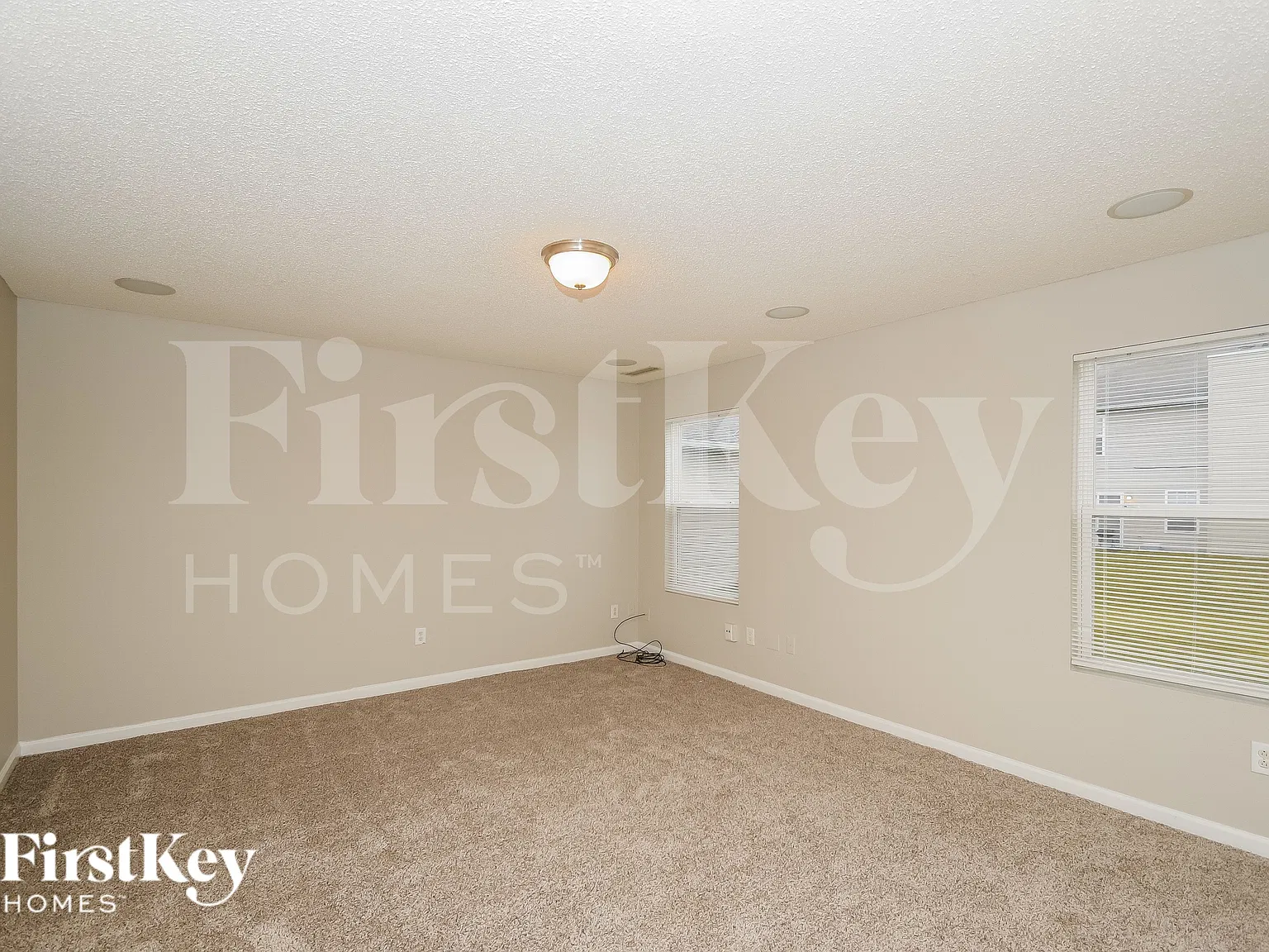 4 bed, 2.5 bath, 1992 sqft, $2,285 — Photo 3