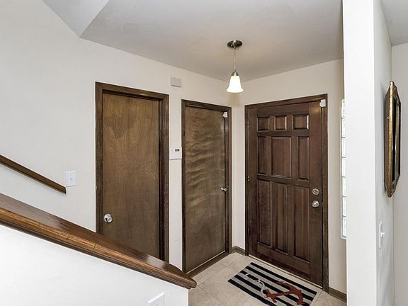 3rd image of 663 13th Ave S