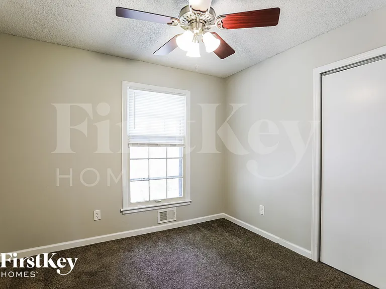 8921 E 90th Ter — Photo 11