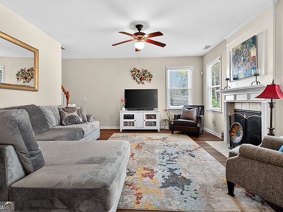 5th image of 2840 Stonewall Ln SW