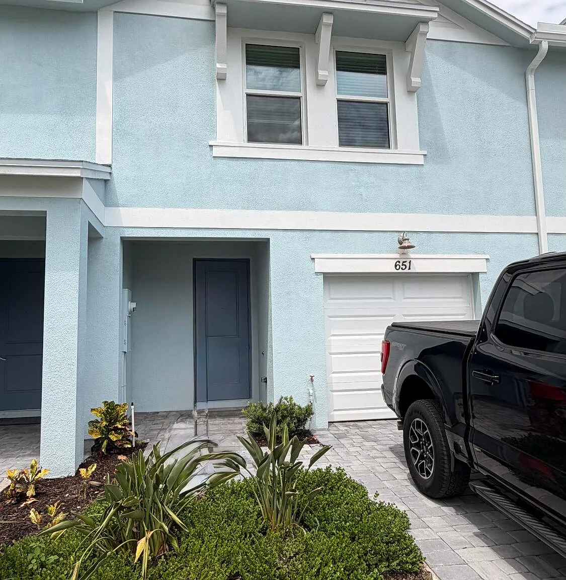 3 bed, 2.5 bath, 1485 sqft, $2,490 — Photo 1
