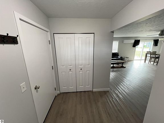4th image of 3697 Tanager Dr