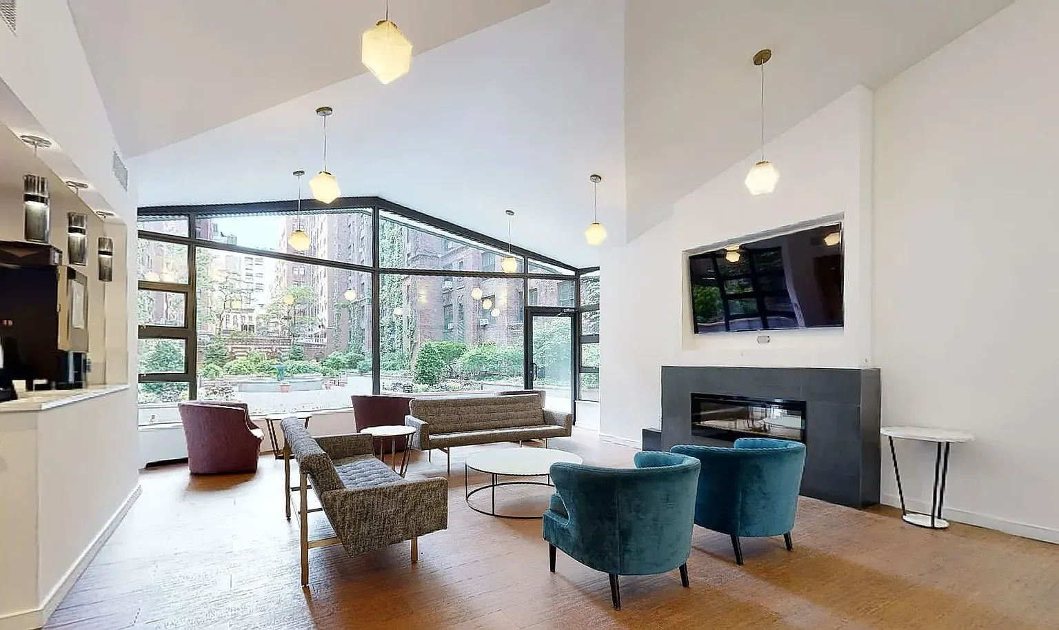 460 West 24th Street — Photo 4