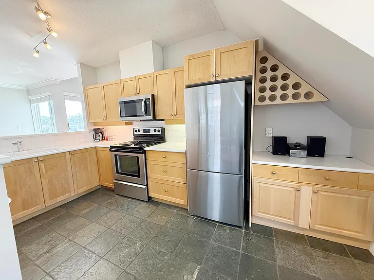 1990 E Kent Ave #403 — Photo 17