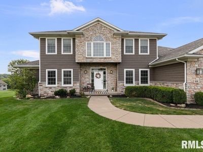 6 Redstone Ct, Le Claire, IA, 52753