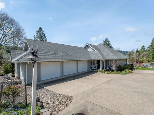 149 Songbird Ct, Roseburg, OR 97470