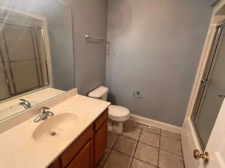 310 York St — Photo 14