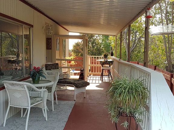 2nd image of 1815 Sunset Dr