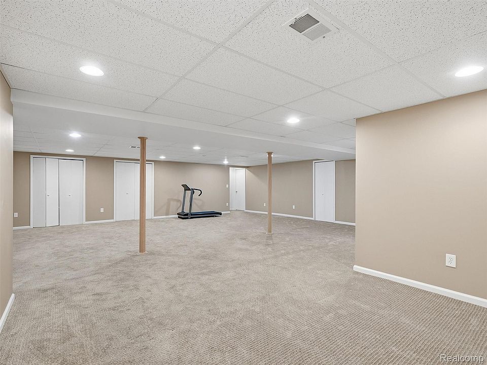 48728 Chester Ct, photo 23