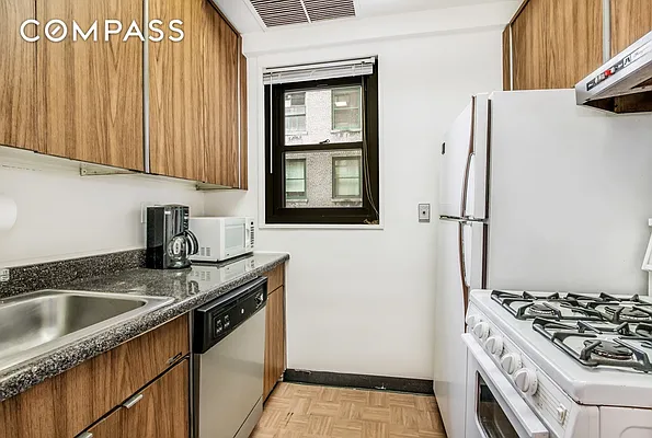 Rented by Compass | media 21