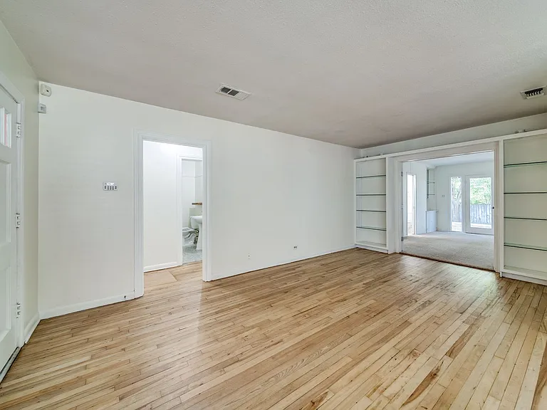 136 Harmon Dr — Photo 6