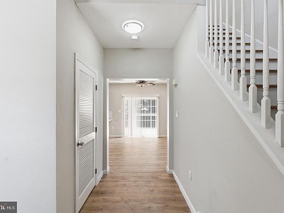 2nd image of 33 Hopkins St