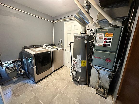 2nd image of 150 Eastbrook Ln