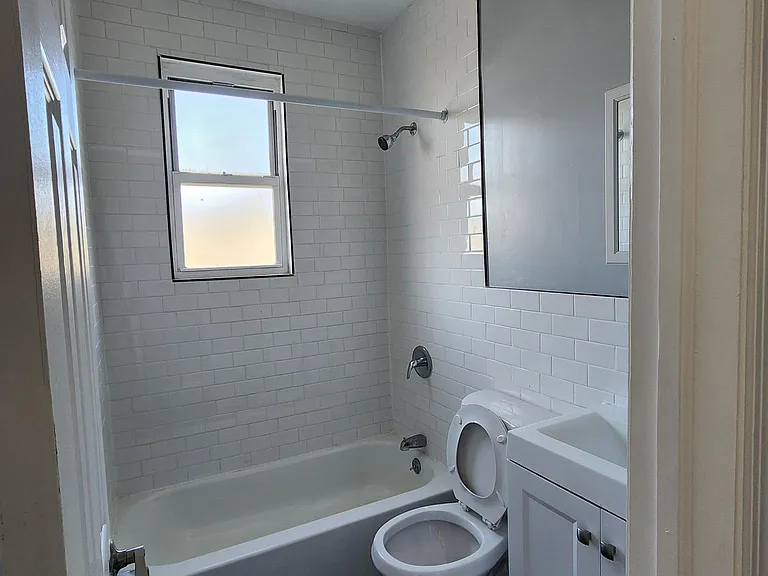 31 Spruce St #2 — Photo 7