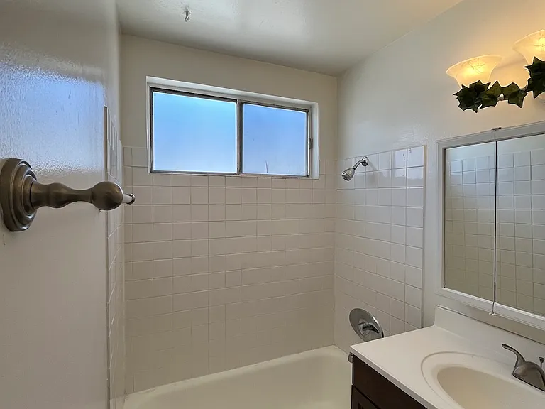11836 Venice Blvd #8 — Photo 7
