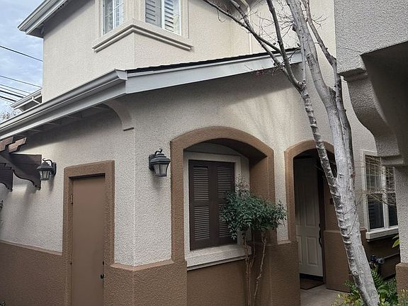 2nd image of 444 Tyndall St