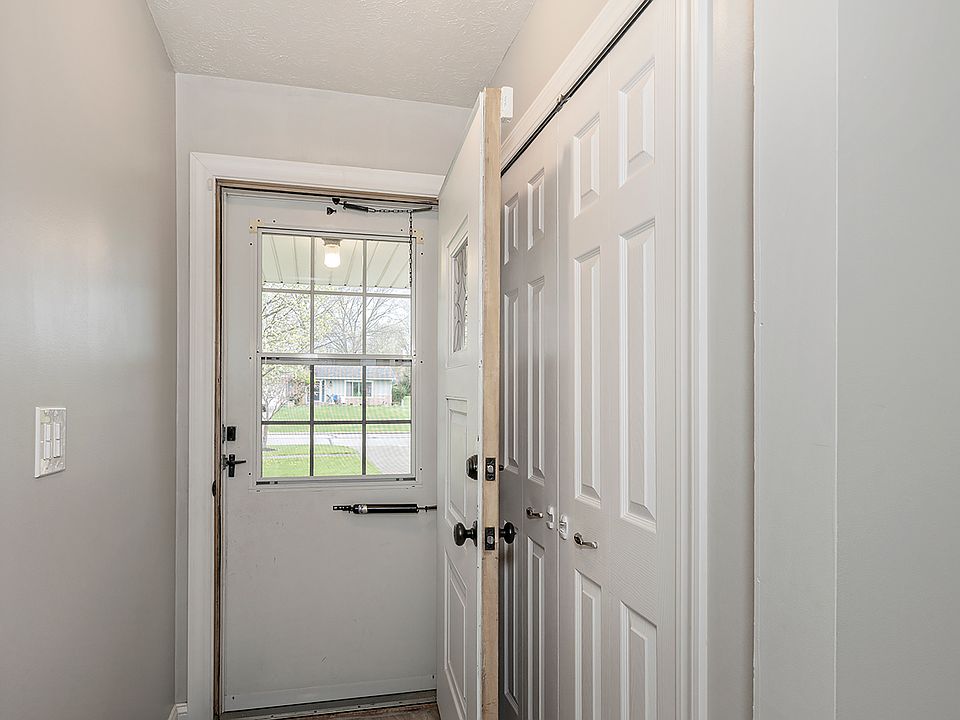 5705 Skyline Dr, Seven Hills, OH 44131 | Zillow