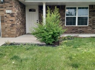 210 NW Michael Dr, Grain Valley, MO 64029