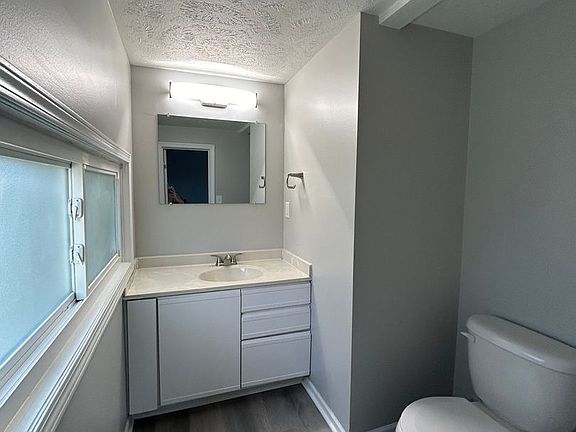 5th image of 806 W 23rd Ave #17