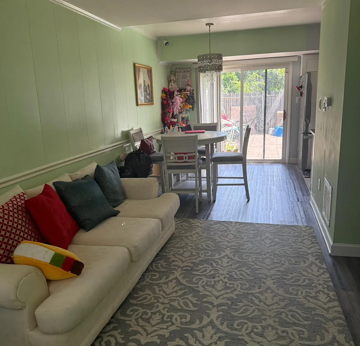 3 bed, 2.5 bath, 1180 sqft, $1,000 — Photo 2