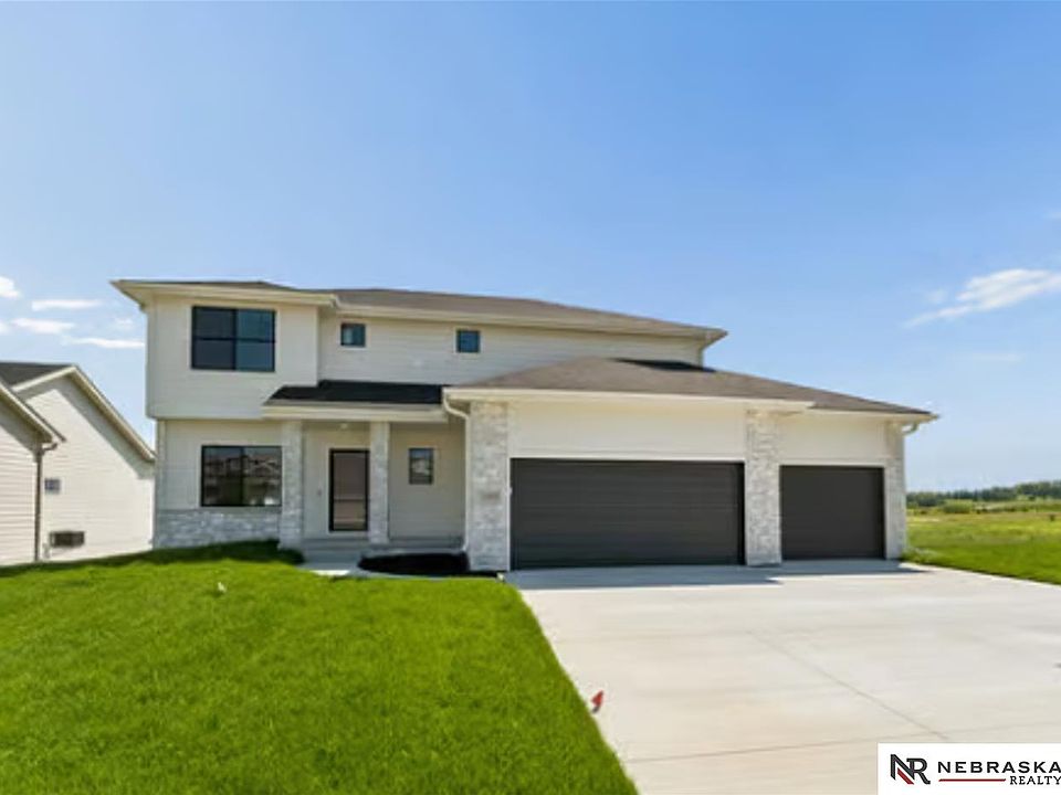 1st image of 11003 N 159th Ave