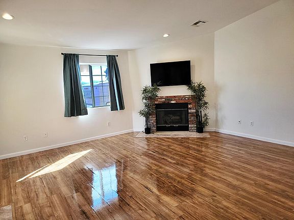 3rd image of 64835 Pierson Blvd