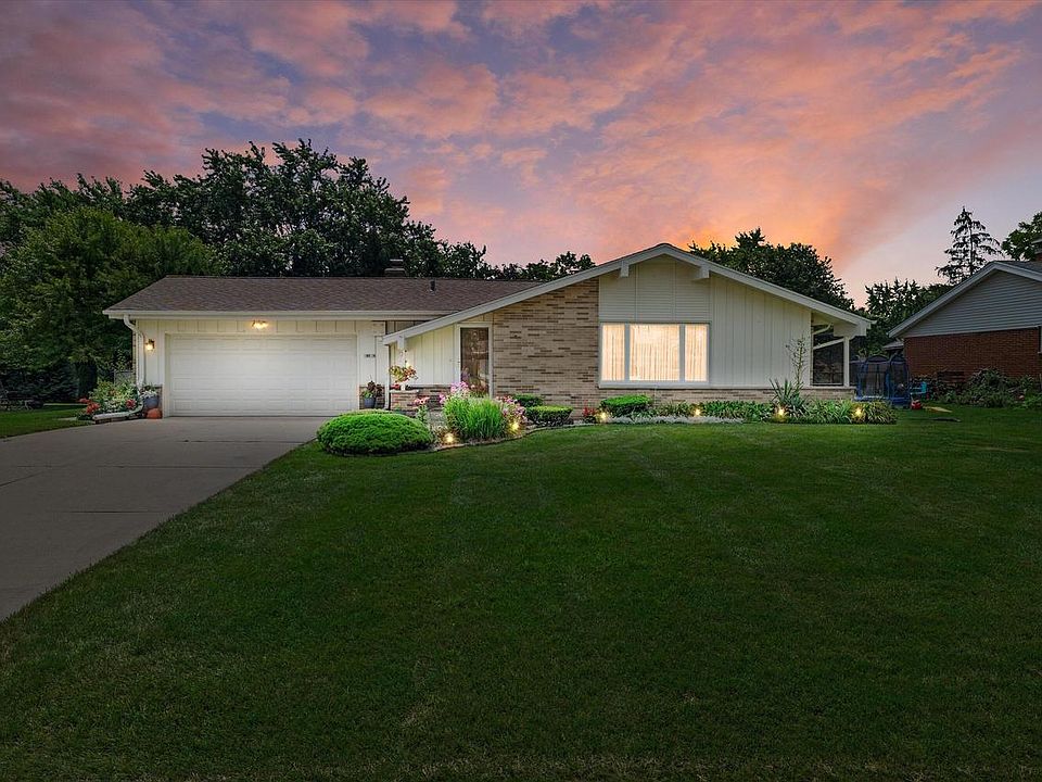 1st image of 12725 West Brentwood DRIVE