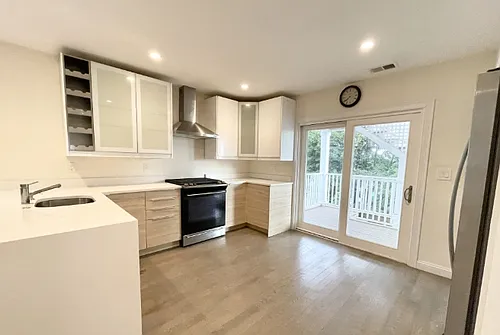 21 Iroquois St #2A Photo 1