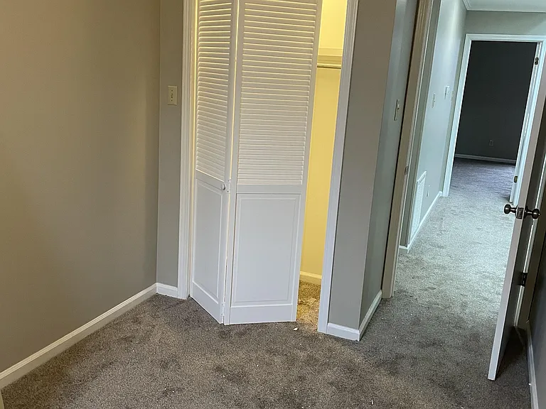 7800 N Hills Blvd #101 — Photo 8