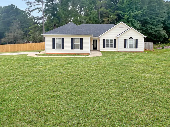 90 Riverside Dr, Sharpsburg, GA 30277