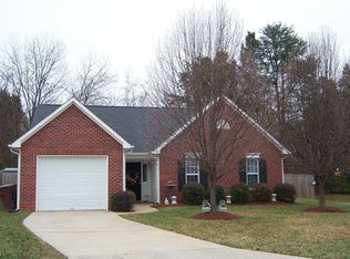 14 Mahogany Ct, Browns Summit, NC 27214