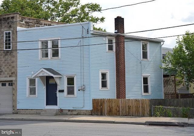 1st image of 411 Haven St
