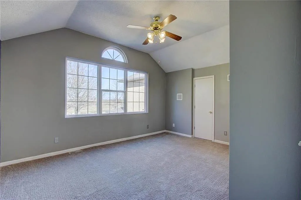3 bed, 2.5 bath, 1222 sqft, $1,950 — Photo 3