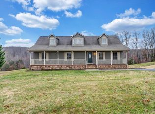 1315 Savanna Hills Dr, Moneta, VA 24121