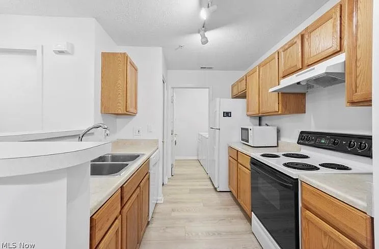 14929 Lenox Dr #509 — Photo 8