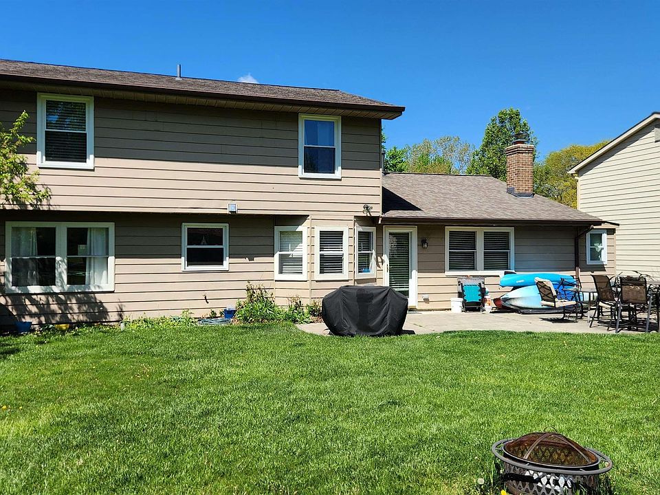 2nd image of 7028 Tanbark Ln