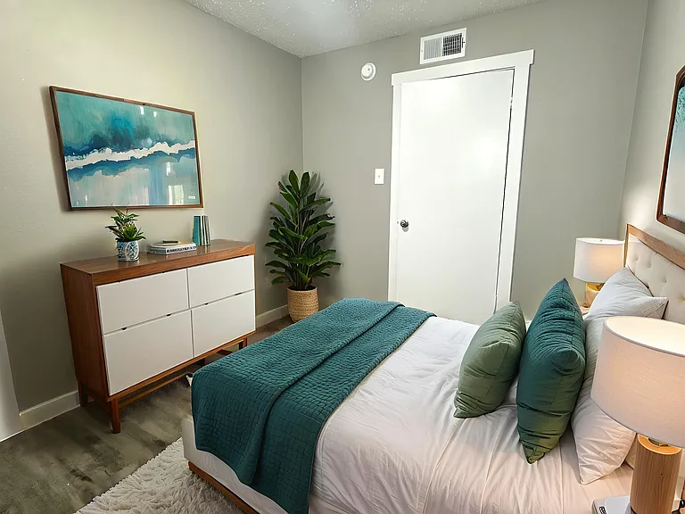 Dove Hollow Apartments — Photo 10