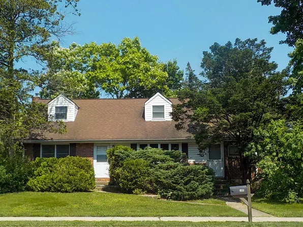 585 Elwood Road, East Northport, NY 11731