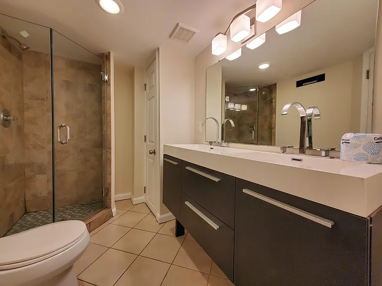 5034 41st St NW — Photo 9